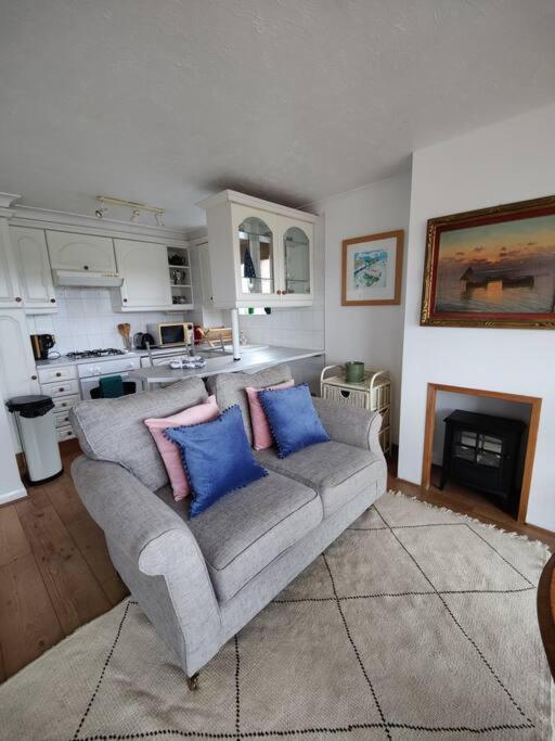 Stunning 1 Bedroom Apartment Over Looking River Rye Extérieur photo